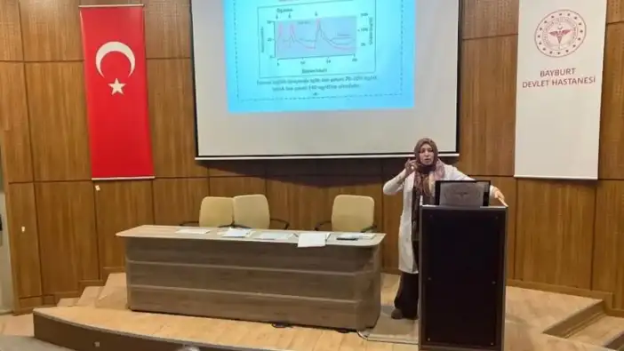 Bayburt'un diyabet okulu yoğun ilgi gördü: Katılımcılara diploma verildi