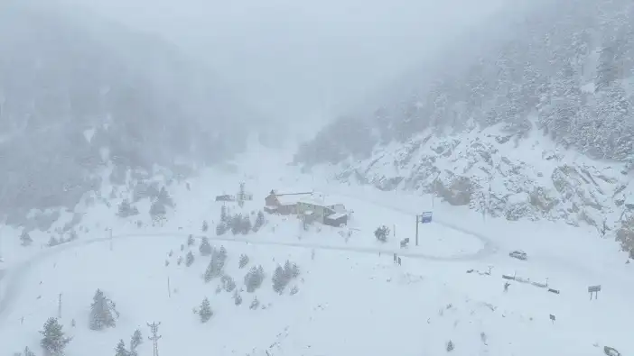 Doğu Karadeniz’in zirvesi Zigana’da kar manzarası