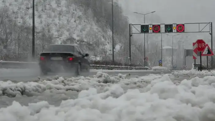 Ordu’da kar kalınlığı 70 santime ulaştı: Karayolunda yoğun mesai