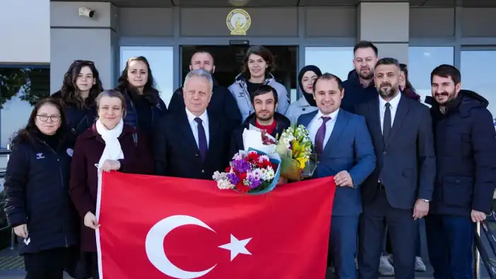 Trabzonlu Avrupa şampiyonu Buğra Selimzade’ye Trabzon Havalimanı’nda karşılama