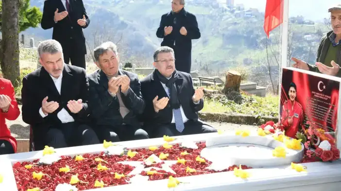 Başkan Genç’ten şehit pilot Gençcelep’in kabrine ziyaret