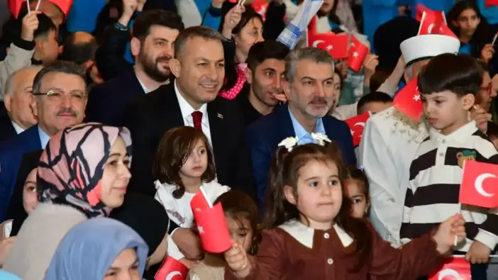 Trabzon Valisi Şahin 2500 çocuk Tekne Orucu programında buluştu