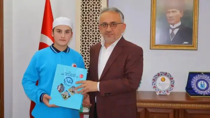 Bayburt’ta 12 yaşındaki Mert Kaan Dursun 7 ayda hafız oldu
