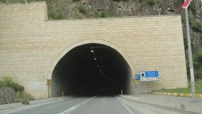 Trabzon-Maçka yolunda tünel çalışması! Ulaşım servis yoluna verildi