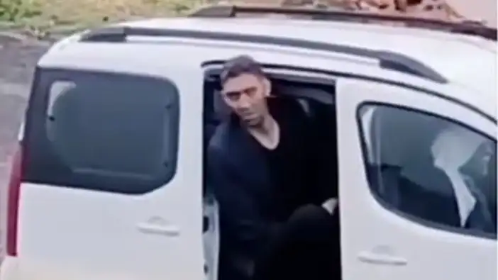 Sağanak felakete dönüştü! Köprü yıkıldı, dünyanın en uzun adamı mahsur kaldı