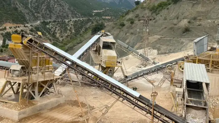 Artvin’de kırsal ulaşım için asfalt üretimi sürüyor