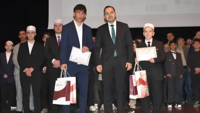 Artvin’de “Genç Bilaller Ezan Okuma Yarışması” bölge finali yapıldı