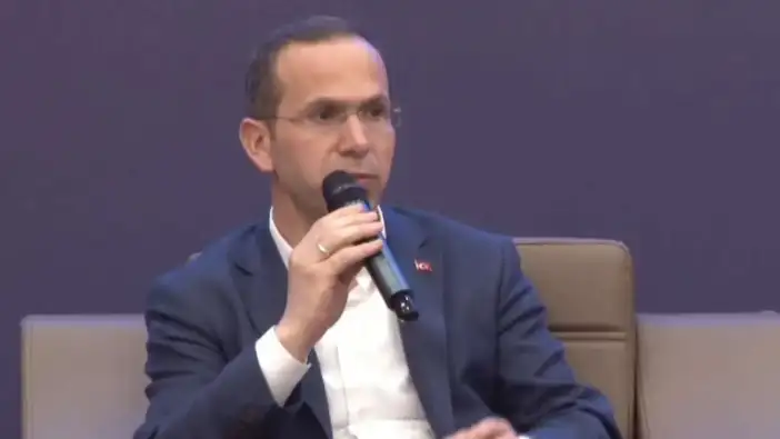 Cora, sessizliğini Başkentte bozdu!