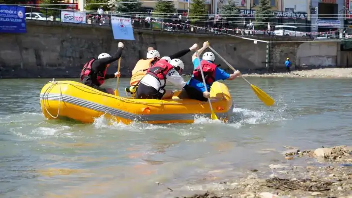 Bayburt’ta Türkiye Rafting Şampiyonası heyecanı başladı