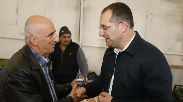 Başkan Ekim pazarda vatandaşlarla buluştu