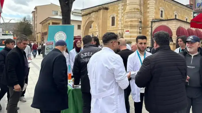 Bayburt’ta atık ilaçlara dikkat: Cumhuriyet Caddesi’nde farkındalık standı