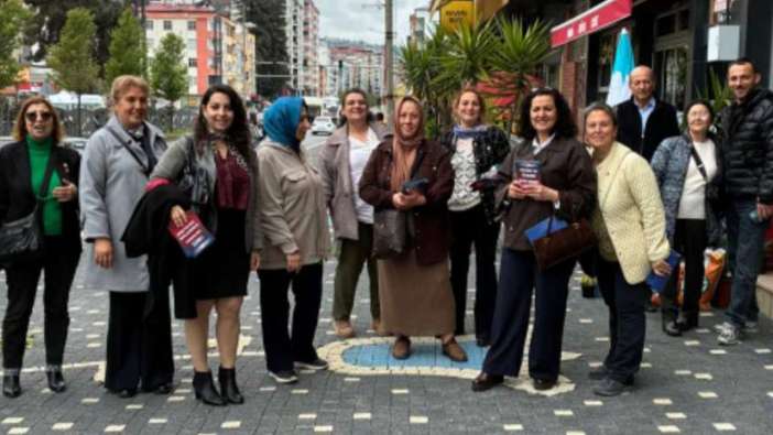 CHP Trabzon Kadın Kolları Yomra’da saha çalışması yaptı