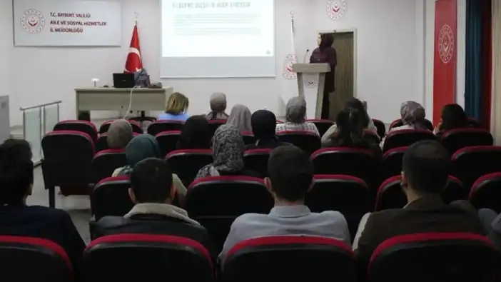 Bayburt’ta meslek elemanlarına özel çocuklarla çalışma eğitimi verildi