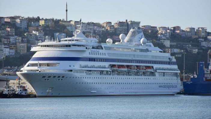 Astoria Grande Trabzon yolunda! Samsun’dan ayrılıyor, rotasını Trabzon’a çevirdi