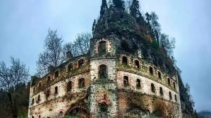Trabzon’un bilinmeyen tarihi alanları turizme mi açılıyor? Vazelon manastırı ile ilgili yeni gelişme