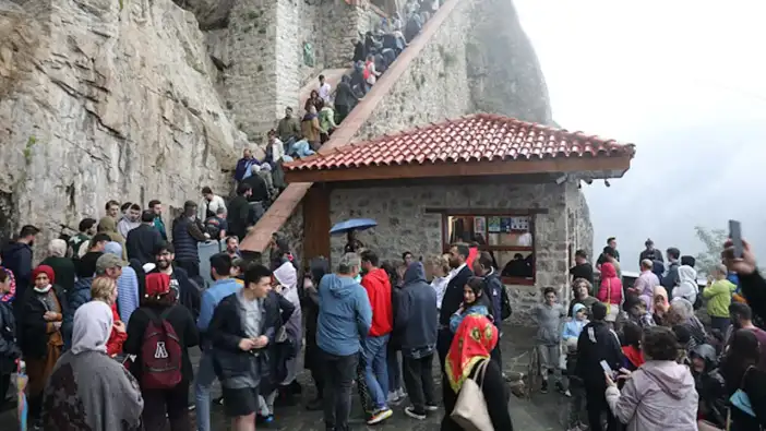 Sümela Manastırı’nda internet krizi! Turistler mağdur, sektör tepkili