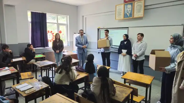 Giresun’da öğrencilerden kitap bağışı, aileden fedakarlık örneği