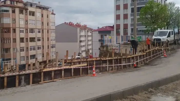 Trabzon’da bir yol daha kapandı! Dolmuşçular ve servisler isyanda