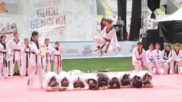 Ordu’da 19 Mayıs coşkusu törenlerle kutlandı
