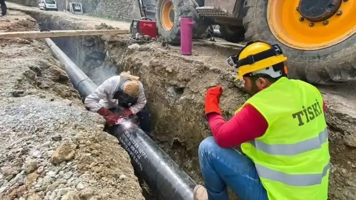 TİSKİ ve yol yapım ekipleri fedakârlığın adresi oldu