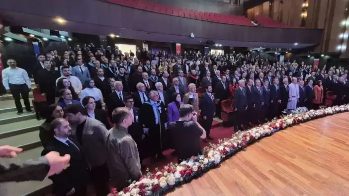KTÜ töreninde protokol krizi! Başkan Kaya’nın temsilcisi programı terk etti iddiası