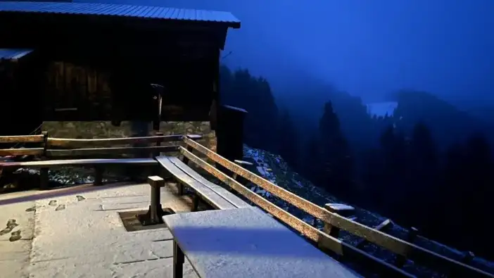 Mayıs sonunda kar sürprizi! Rize yaylaları beyaza büründü