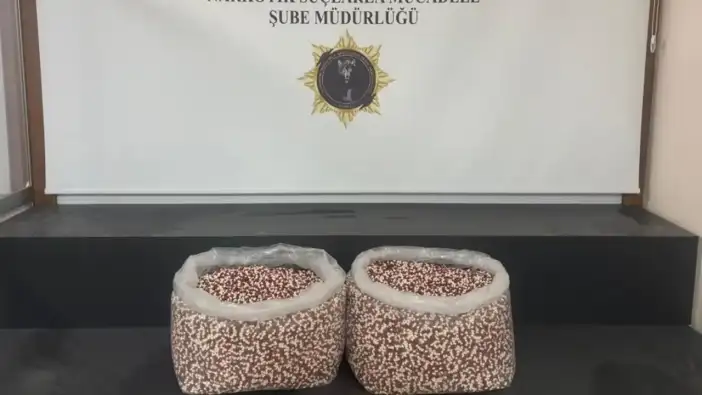 Tırın yatak bölümünde 129 bin 500 uyuşturucu hap bulundu