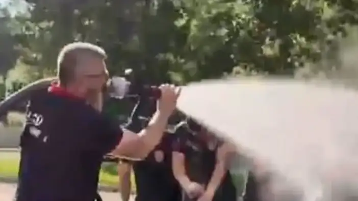 Artvin’de itfaiyecilik öğrencilerine tazyikli sulu mezuniyet