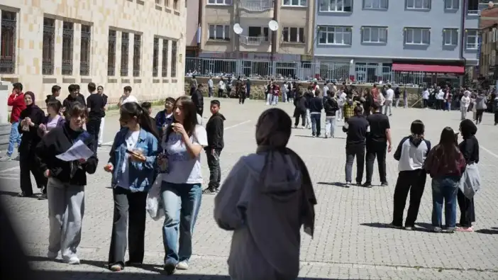 Bayburt’ta 876 öğrenci LGS heyecanı yaşadı
