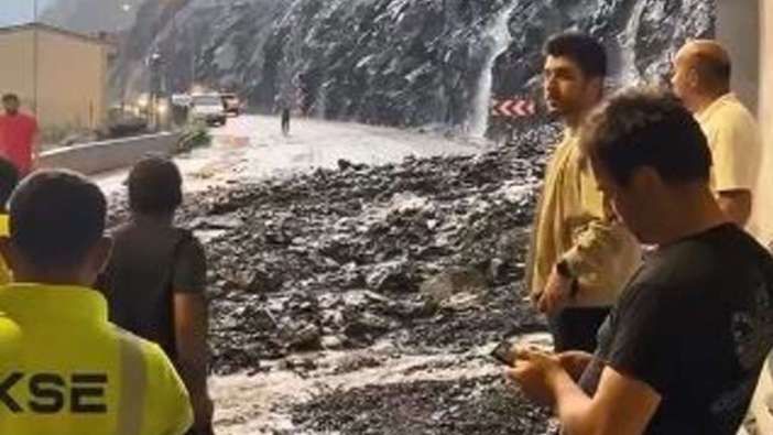 Artvin’de korku dolu anlar! Sileceği tamir etmek için durdu, heyelandan saniyelerle kurtuldu