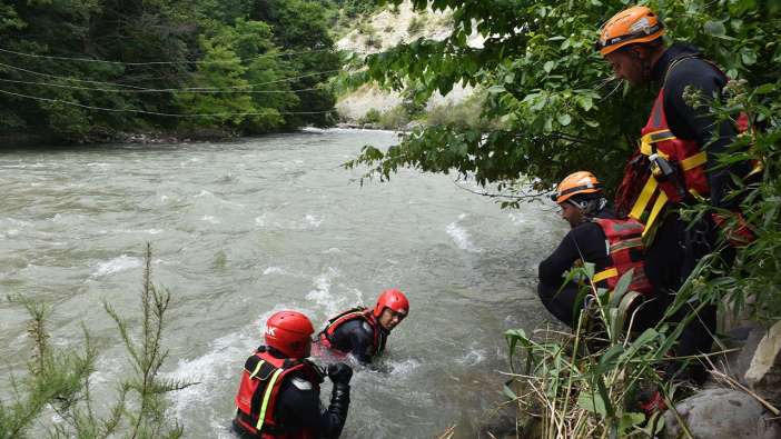 Artvin’de kayıp baba ve oğul için arama sürüyor