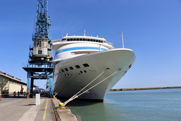 "Astoria Grande" 800 yolcusuyla ikinci kez Trabzon'a geldi