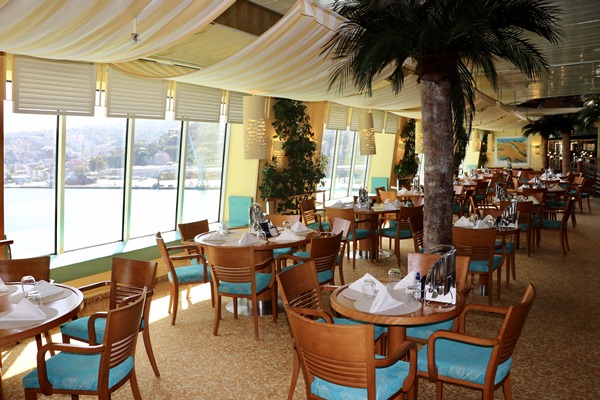 "Astoria Grande" 800 yolcusuyla ikinci kez Trabzon'a geldi