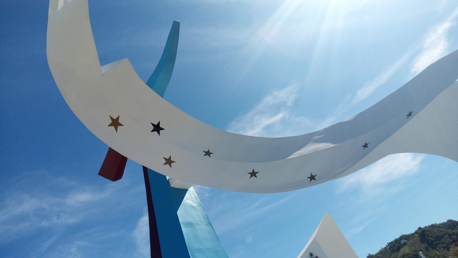 Trabzonspor'un Şampiyonluk Anıtı açıldı! Dikkat çeken yıldız detayı...