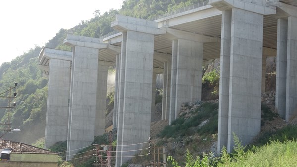Trabzon'da Kanuni Bulvarında yüzde 60'a ulaşıldı
