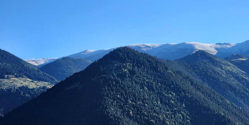 Trabzon'da güneş açtı, karlı zirveler ortaya çıktı