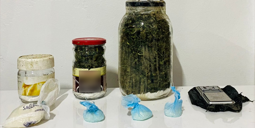 Trabzon’da sakladıkları uyuşturuculara jandarma operasyonu