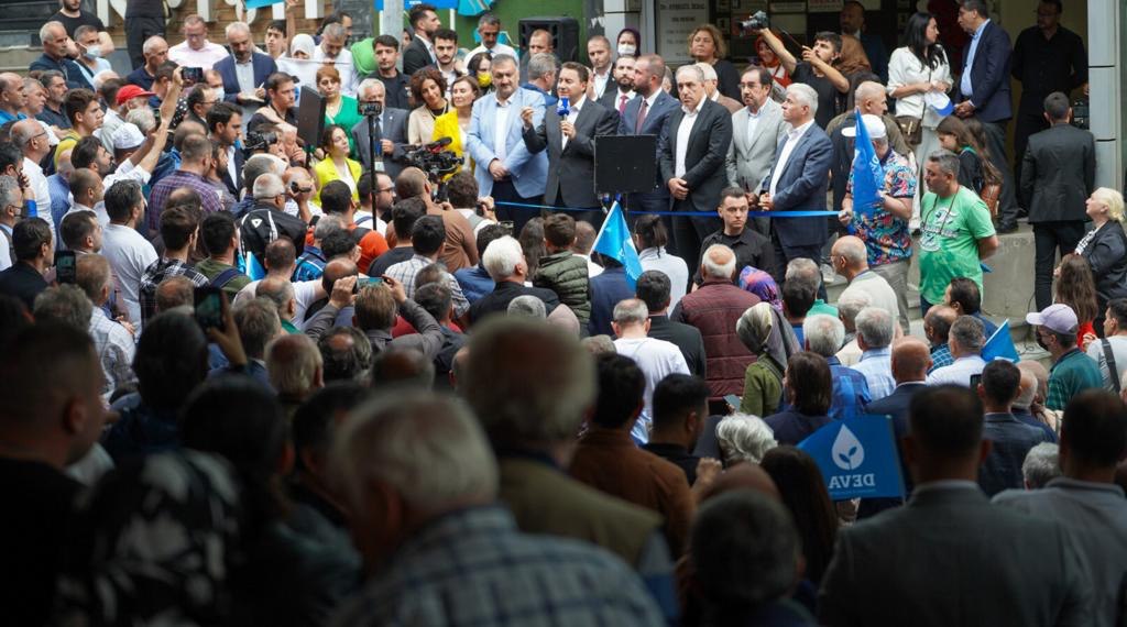 Deva Büyük Trabzon mitingine hazırlanıyor