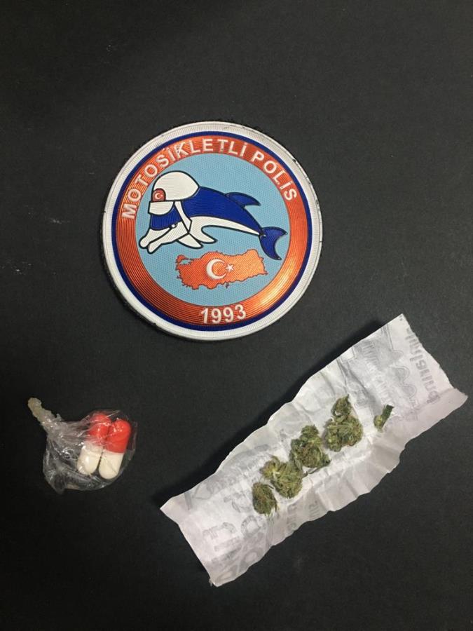 Trabzon’da ruhsatsız silah ve uyuşturucu yakalandı