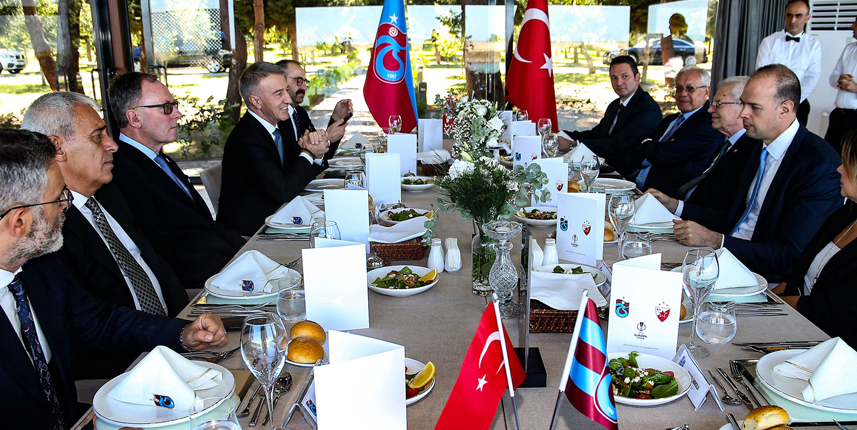 Trabzonspor’dan Kızılyıldız’a dostluk yemeği