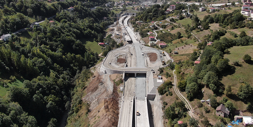 Trabzon'da Yeni Zigana Tüneli'nin yapımı devam ediyor