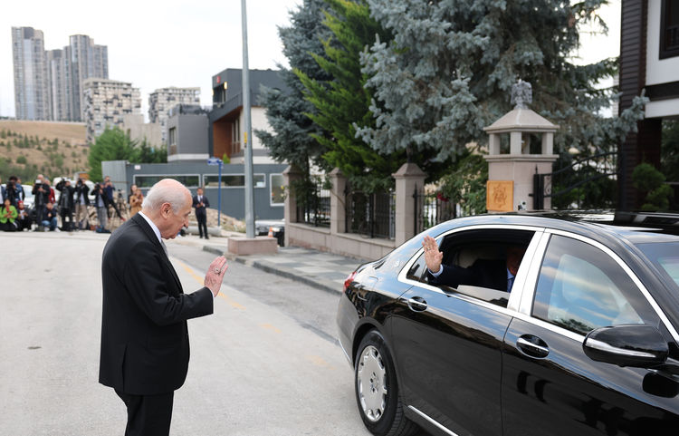 Cumhurbaşkanı Erdoğan, Devlet Bahçeli ile bir araya geldi