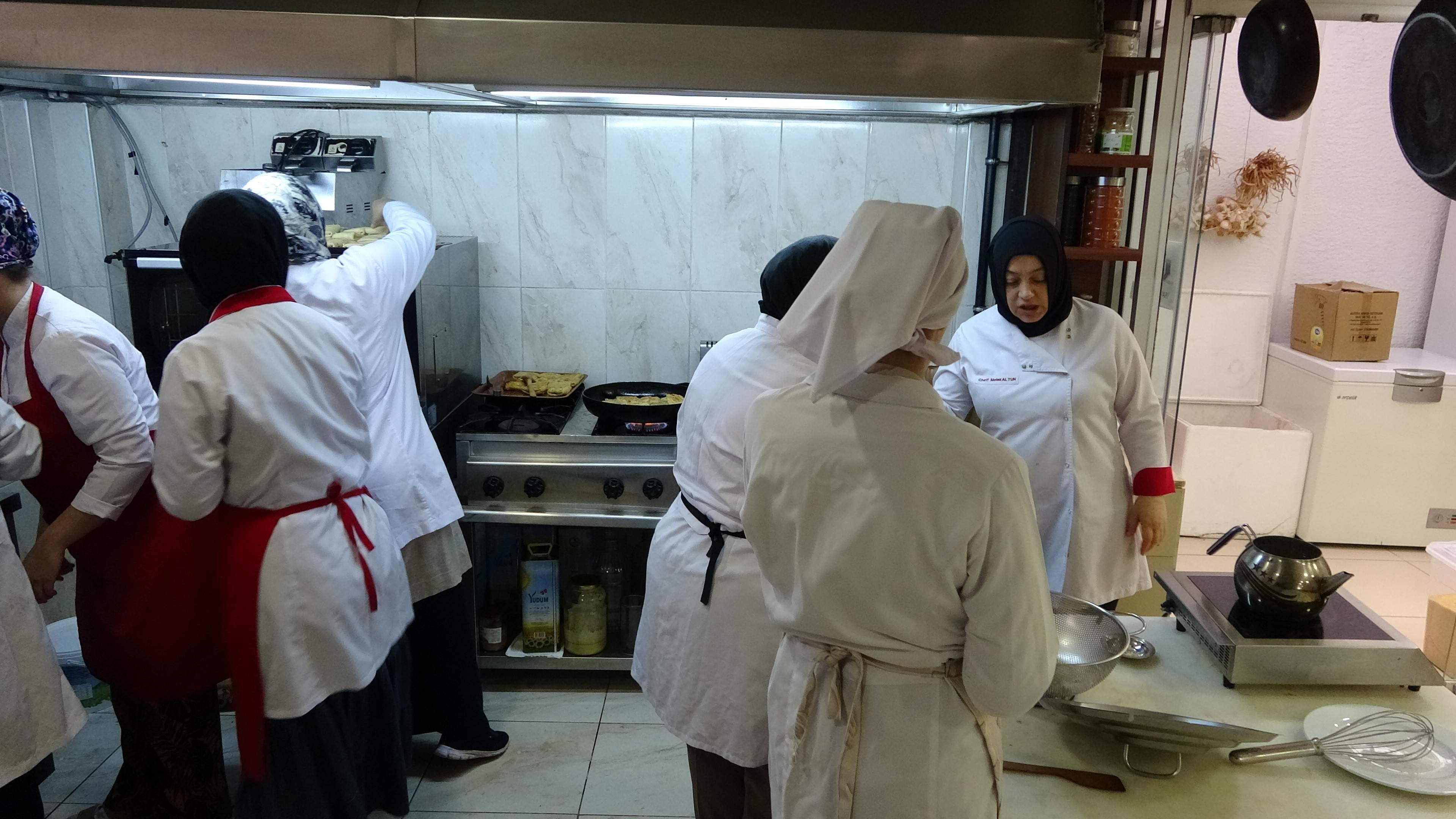 Trabzon'da üniversite mezunlarından aşçılık kursuna yoğun ilgi