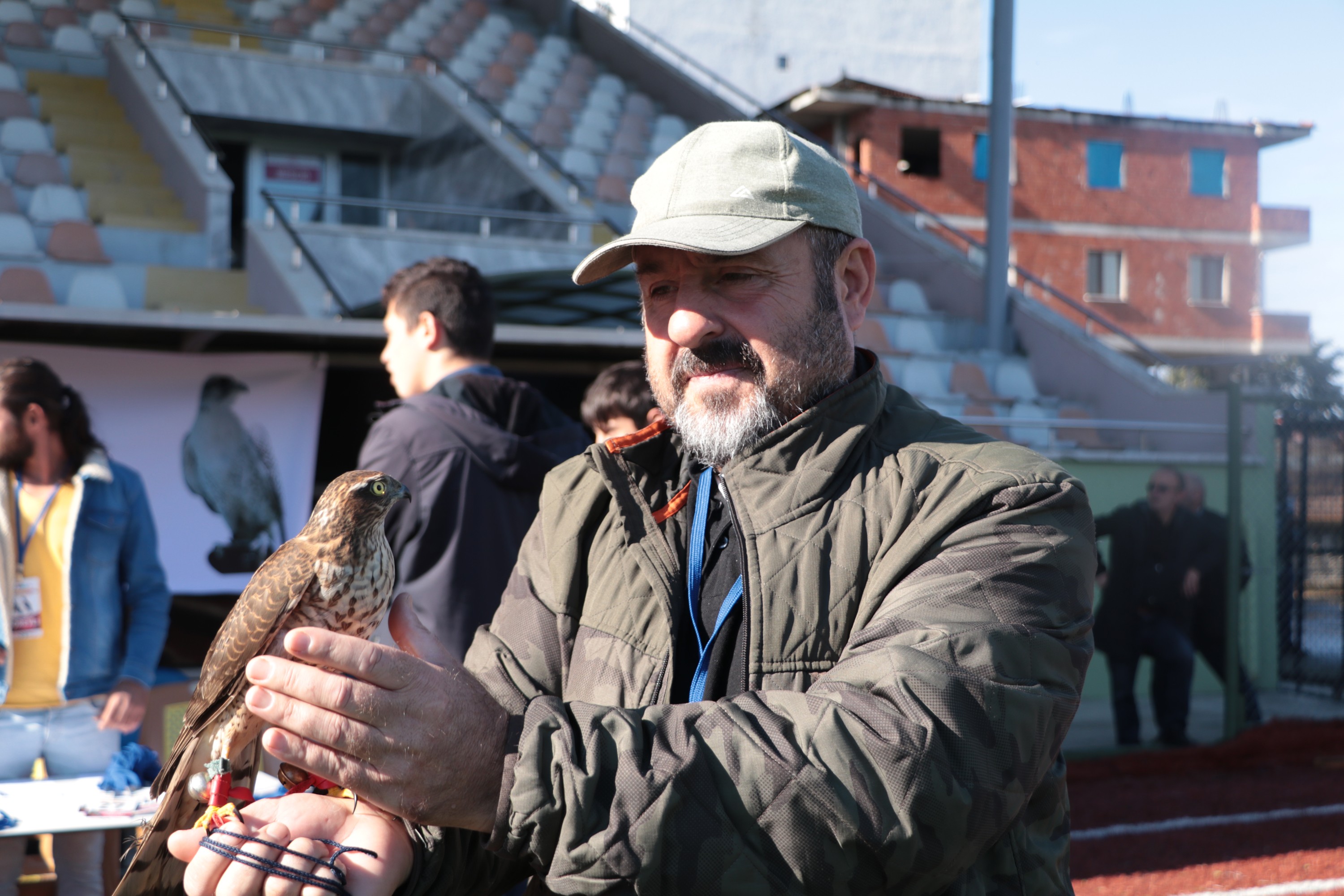 Rize'de şahin ve atmaca tutkunları bir araya geldi