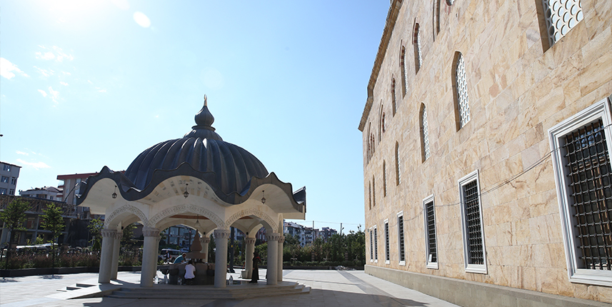 Giresun'da 29 yılda tamamlanan yığma taş cami, mimarisiyle dikkati çekiyor