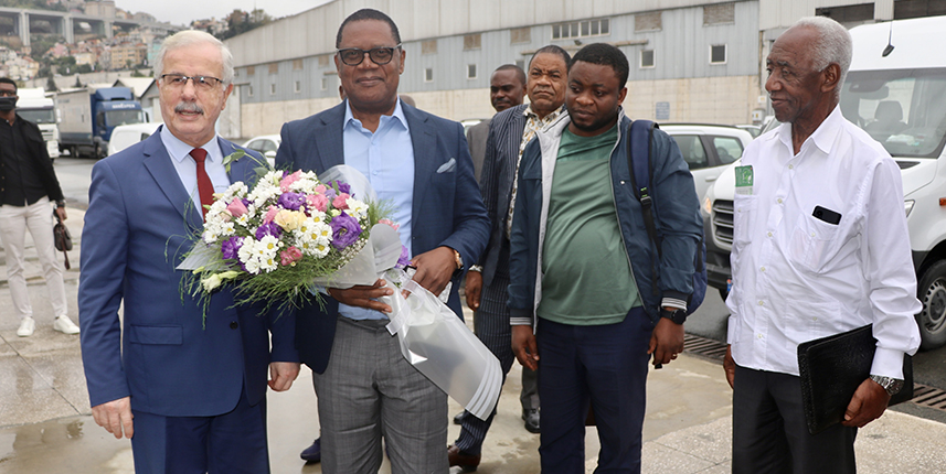 Ekvator Ginesi Heyeti'nden Trabzon Liman Başkanlığı'na ziyaret