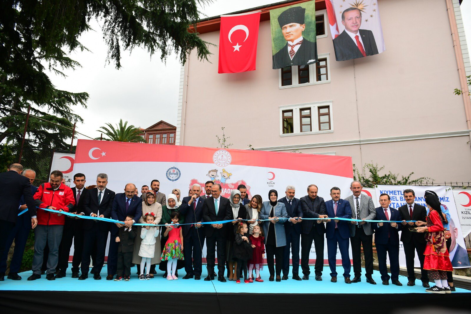 Binali Yıldırım Trabzon'da Fatma Tuna Anaokulunu açtı