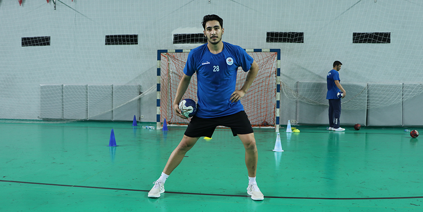 Trabzon'da şans eseri adım attığı hentbolda başarılarına başarı katıyor