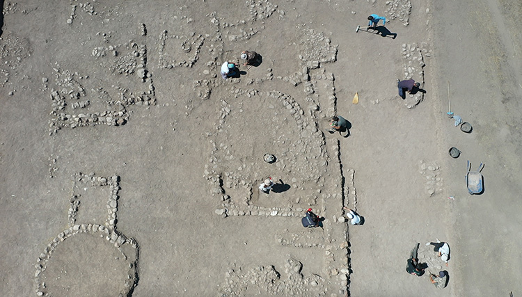 Kahramanmaraş'taki arkeolojik kazıda 7 bin 600 yıllık damga mühür bulundu