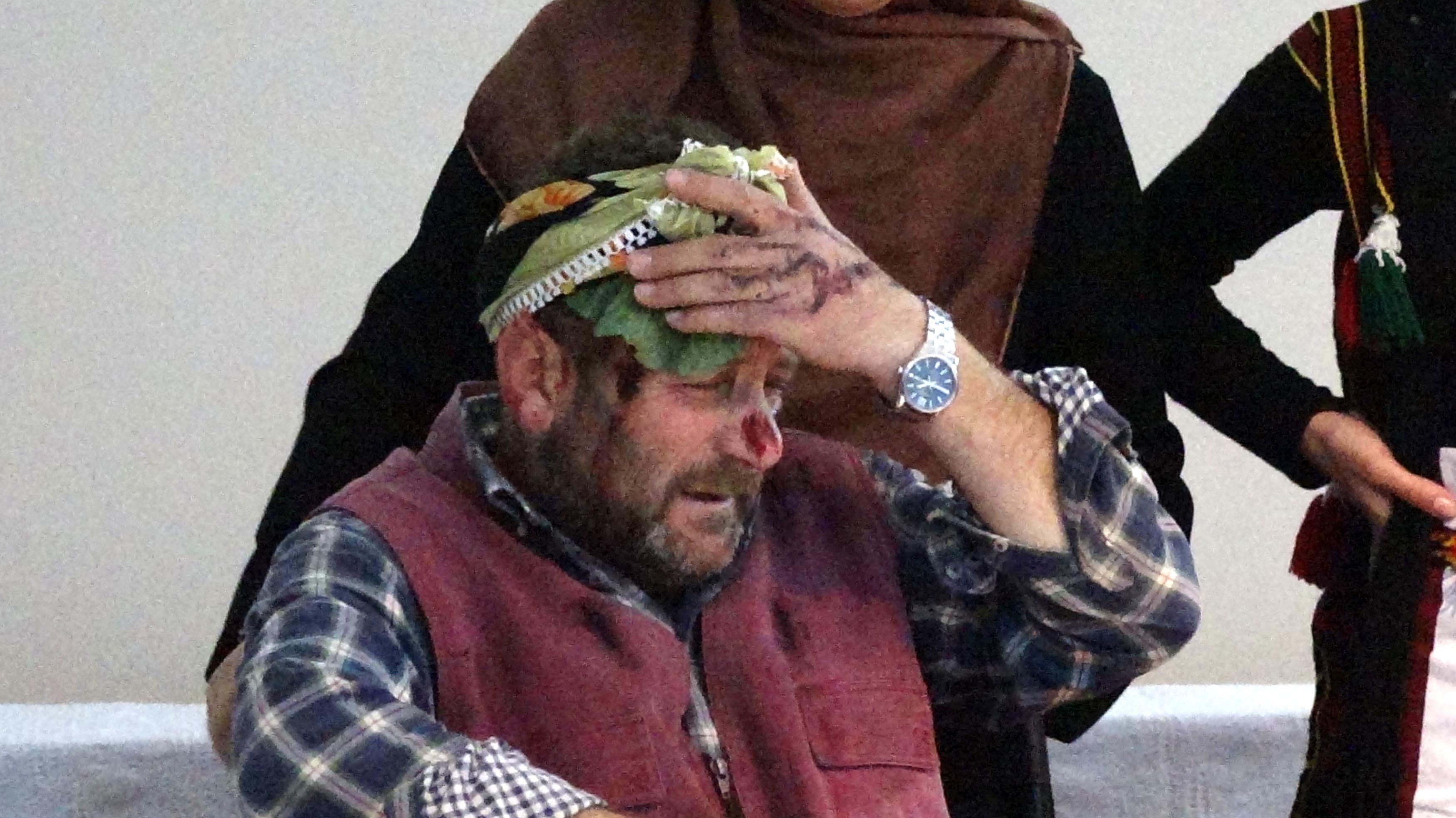 Trabzon'da sağlıkçıların "kim haklı" tiyatrosu ilgi gördü